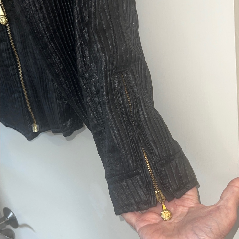 Vintage, New WOT Versace Black Quilted Zip-Front Moto Jacket with Gold Hardware - Picture 7 of 16